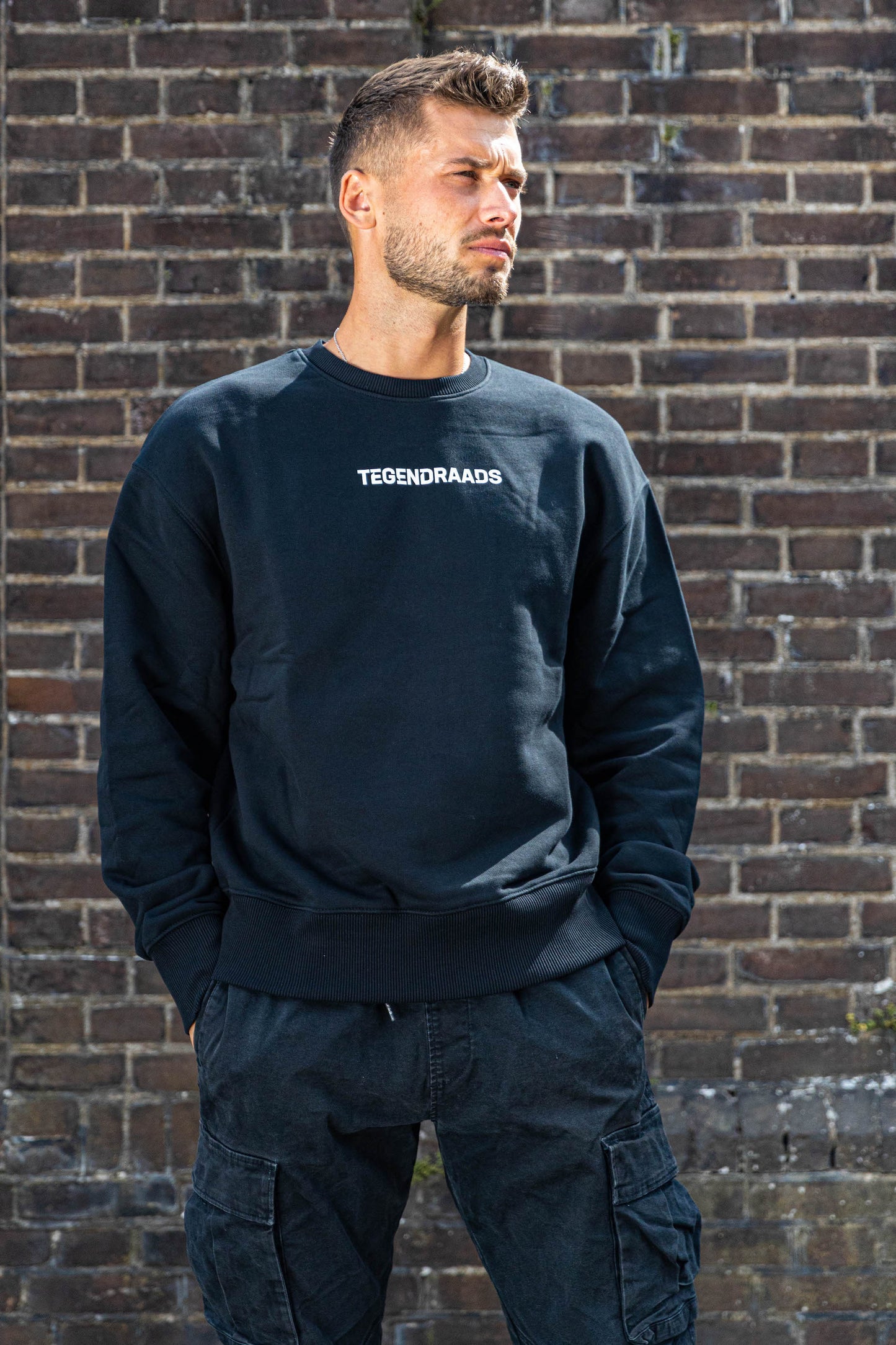 Tegendraads Sweater